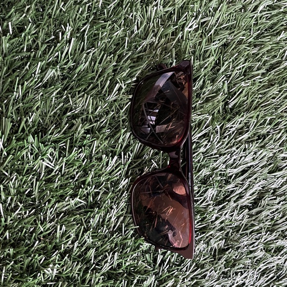 New looking - Picture 3 of 3